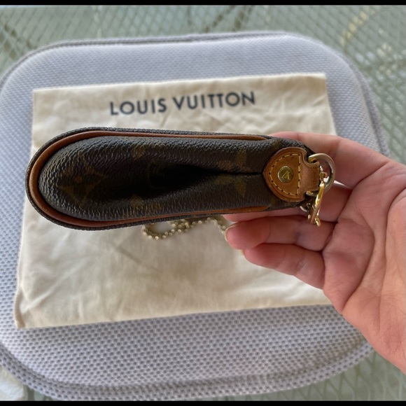 Authentic Louis Vuitton Eva Monogram with strap - Picture 10 of 13